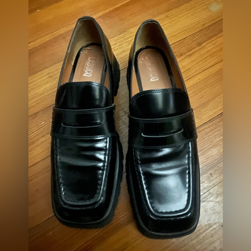 Labucq Mika lug sole loafers black spazzolato leather